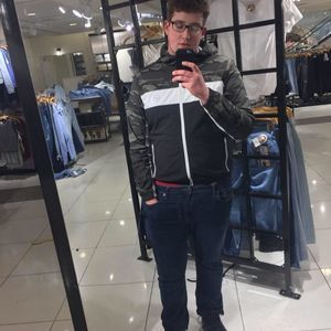 Meet your Posher, Logan